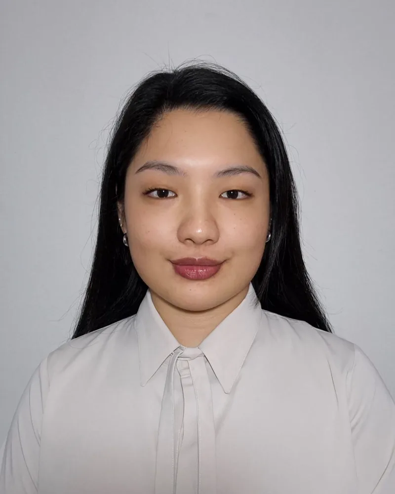 Portrait of Dara Cam
